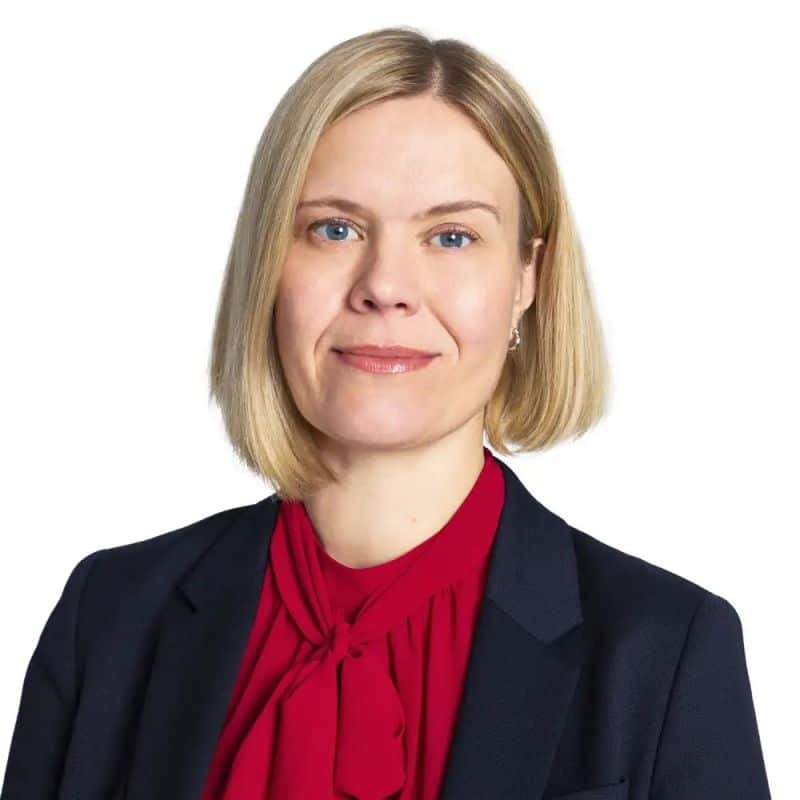 Tracey Clements Headshot